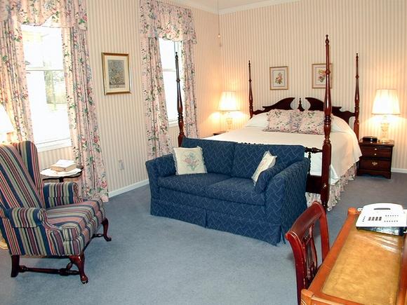 Summerfield Inn